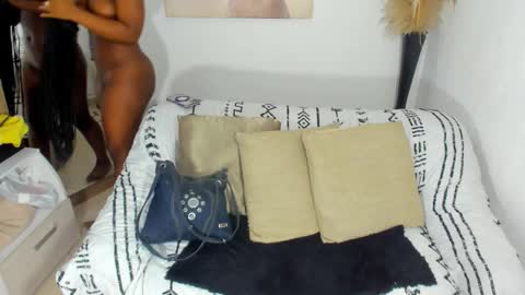 Snapshot of helena_copper chatting on 5, 10, 2025 HELENA COPPER online show from 5, 10, 2025