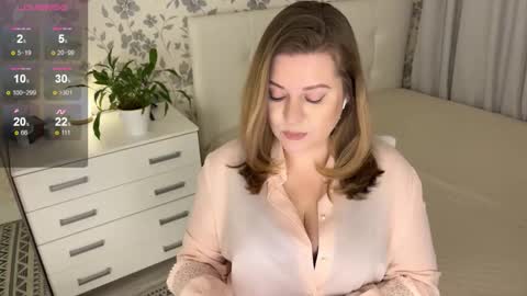 Snapshot of helenbonham chatting on 13, 12, 2025 Helena Bonham online show from 13, 12, 2025