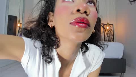 Snapshot of helenebird chatting on 19, 12, 2024   online show from 19, 12, 2024