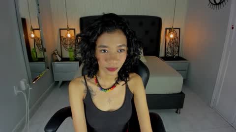 Snapshot of helenebird chatting on 8, 9, 2025   online show from 8, 9, 2025