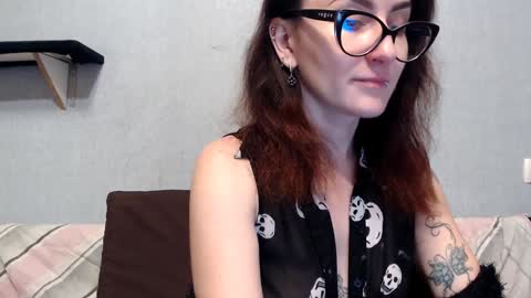 Snapshot of helenred chatting on 25, 12, 2024 HelenRed online show from 25, 12, 2024