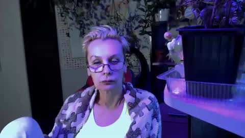 Snapshot of helgahimmele chatting on 16, 7, 2026 Helga online show from 16, 7, 2026