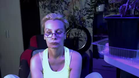 Snapshot of helgahimmele chatting on 17, 7, 2026 Helga online show from 17, 7, 2026