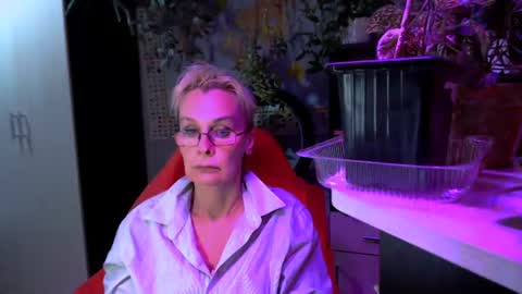 Snapshot of helgahimmele chatting on 19, 7, 2026 Helga online show from 19, 7, 2026