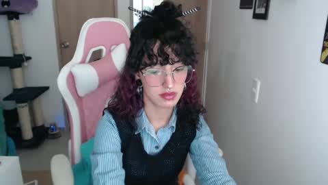 Snapshot of hell_666_xxx chatting on 13, 1, 2025 cher online show from 13, 1, 2025