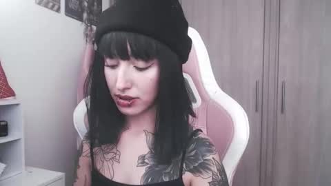 Snapshot of hell_666_xxx chatting on 6, 11, 2025 cher online show from 6, 11, 2025