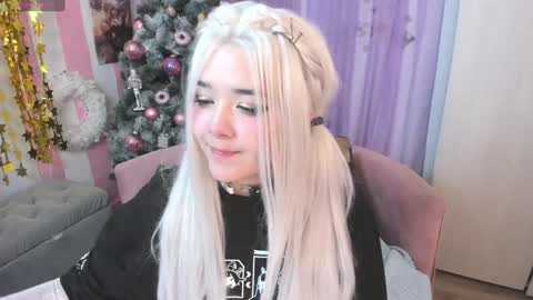 Snapshot of hell_fairy chatting on 4, 12, 2024 Laura online show from 4, 12, 2024