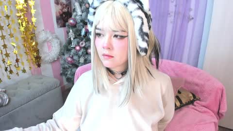 Snapshot of hell_fairy chatting on 11, 12, 2024 Laura online show from 11, 12, 2024