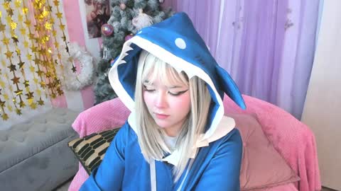 Snapshot of hell_fairy chatting on 5, 1, 2025 Laura online show from 5, 1, 2025