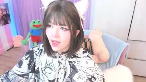 Snapshot of hell_fairy chatting on 13, 11, 2025 Laura online show from 13, 11, 2025