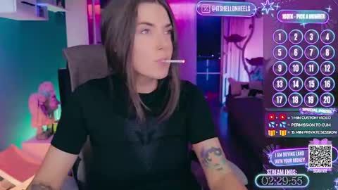 Snapshot of hell_on_heels_ chatting on 30, 6, 2026 - show loyalty and subscribe - online show from 30, 6, 2026