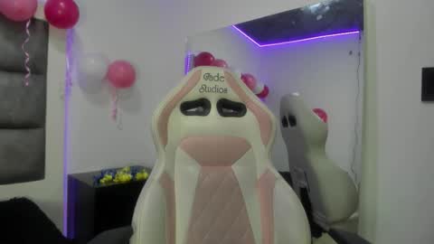 hellen__smith_ online show from 1, 11, 2025