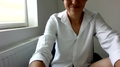 Snapshot of hellenella chatting on 6, 11, 2025 Hellen online show from 6, 11, 2025