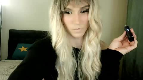 Snapshot of hellenspellman chatting on 4, 3, 2025 Helen Spellman online show from 4, 3, 2025