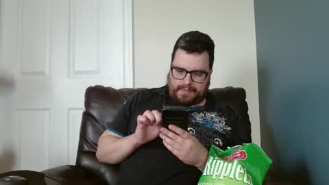 Snapshot of hellflow chatting on 12, 3, 2025 hellflow online show from 12, 3, 2025