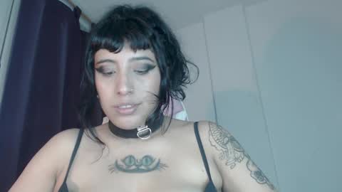 Snapshot of hello_demonkitty chatting on 28, 1, 2025 SIMONA  online show from 28, 1, 2025
