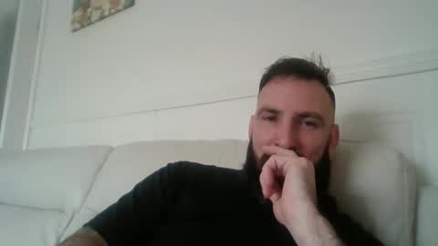 hellobunbunx0 online show from 9, 4, 2026