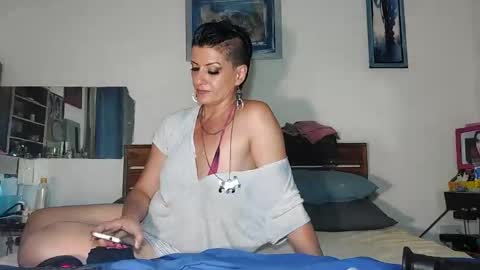 Cleo online show from 17, 2, 2025