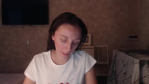 Snapshot of hellokittykaty chatting on 26, 12, 2024 Victory online show from 26, 12, 2024