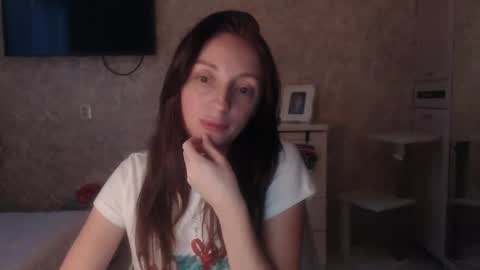 Snapshot of hellokittykaty chatting on 17, 1, 2025 Victory online show from 17, 1, 2025