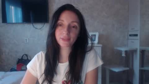 Snapshot of hellokittykaty chatting on 20, 1, 2025 Victory online show from 20, 1, 2025