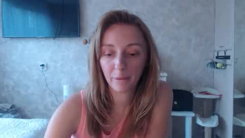 Snapshot of hellokittykaty chatting on 10, 10, 2025 Victory online show from 10, 10, 2025