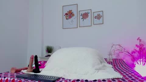 Hellzel online show from 3, 10, 2025