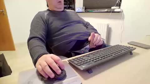 henrikrp1971 online show from 15, 12, 2024