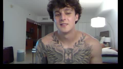 Snapshot of henrydesanti chatting on 9, 9, 2025 henrydesanti online show from 9, 9, 2025