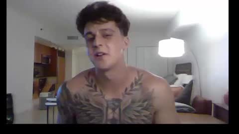 Snapshot of henrydesanti chatting on 13, 9, 2025 henrydesanti online show from 13, 9, 2025