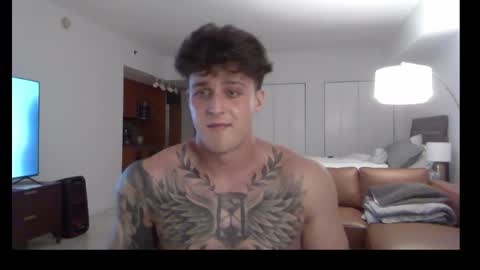 Snapshot of henrydesanti chatting on 16, 9, 2025 henrydesanti online show from 16, 9, 2025