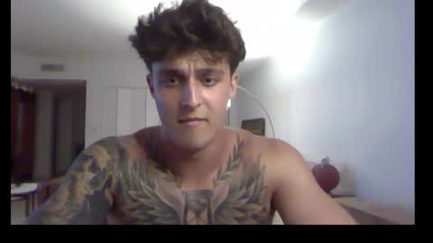 Snapshot of henrydesanti chatting on 2, 10, 2025 henrydesanti online show from 2, 10, 2025