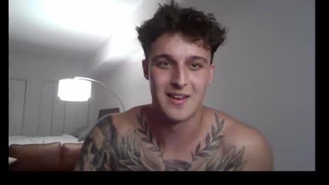 Snapshot of henrydesanti chatting on 25, 10, 2025 henrydesanti online show from 25, 10, 2025