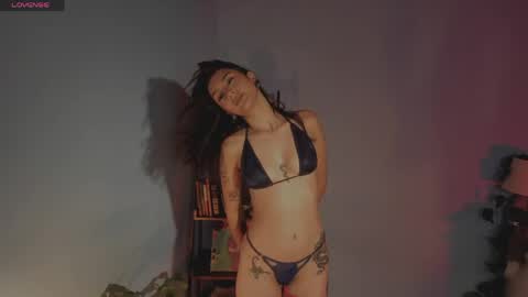 Hello I am Valentina independent Colombian model I love sensuality and pleasure welcome online show from 19, 4, 2026