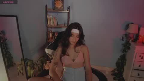Hello I am Valentina independent Colombian model I love sensuality and pleasure welcome online show from 28, 4, 2026