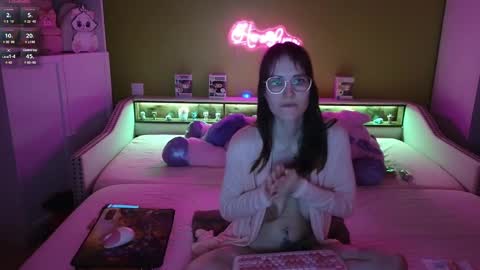 HeraLuna  online show from 14, 2, 2025