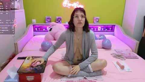 HeraLuna  online show from 26, 2, 2025