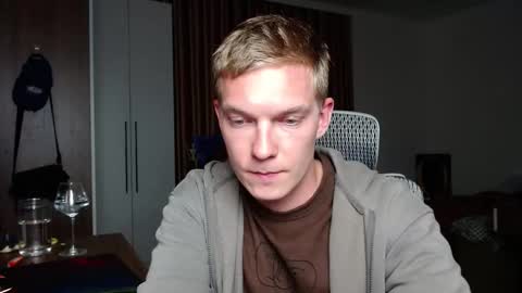 Snapshot of hercules__ chatting on 28, 9, 2025 Gregblonde  Alextattoo online show from 28, 9, 2025