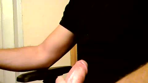 Snapshot of heretost chatting on 5, 10, 2025 mr D online show from 5, 10, 2025