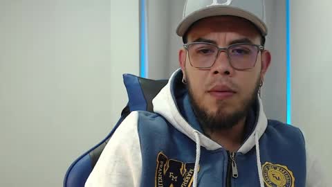 Snapshot of herick_baker chatting on 4, 4, 2026 herick_baker online show from 4, 4, 2026