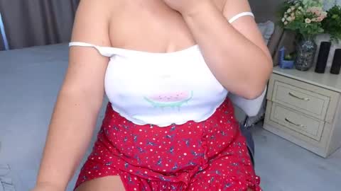 Snapshot of heroine_of_your_life chatting on 10, 10, 2025 Maryana online show from 10, 10, 2025