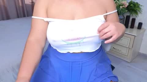 Snapshot of heroine_of_your_life chatting on 15, 10, 2025 Maryana online show from 15, 10, 2025