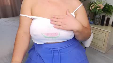 Snapshot of heroine_of_your_life chatting on 16, 10, 2025 Maryana online show from 16, 10, 2025