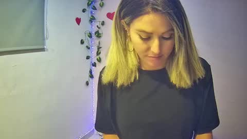 Hestesiaxx online show from 28, 12, 2024