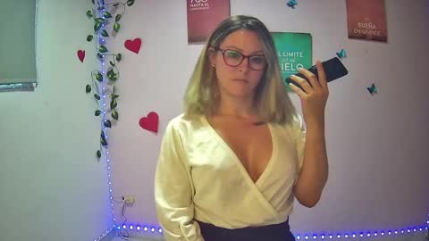 Hestesiaxx online show from 15, 1, 2025