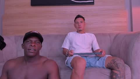 heteros men online show from 5, 5, 2026