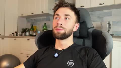 Arnold online show from 14, 12, 2025