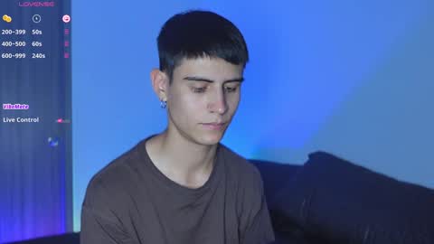 Snapshot of hey_cesard chatting on 4, 2, 2025 hey_cesard online show from 4, 2, 2025