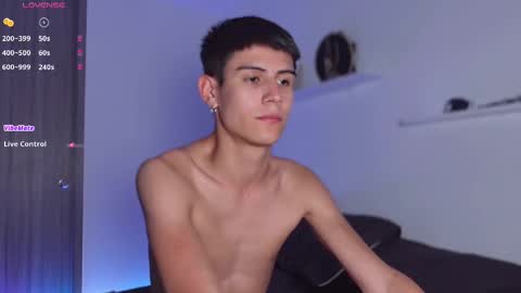 Snapshot of hey_cesard chatting on 13, 2, 2025 hey_cesard online show from 13, 2, 2025