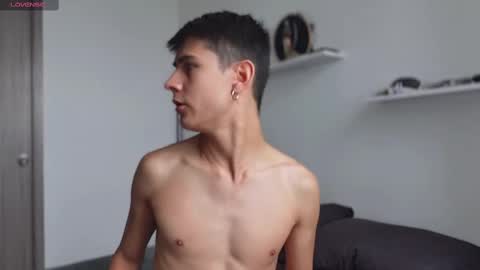 Snapshot of hey_cesard chatting on 15, 2, 2025 hey_cesard online show from 15, 2, 2025